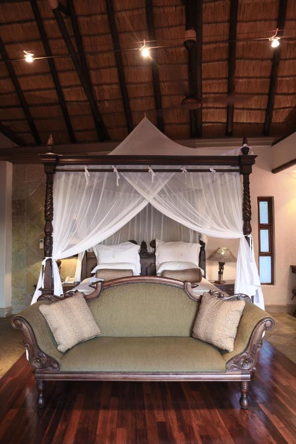 Shumbalala Game Lodge Thornybush Game Reserve Exterior photo